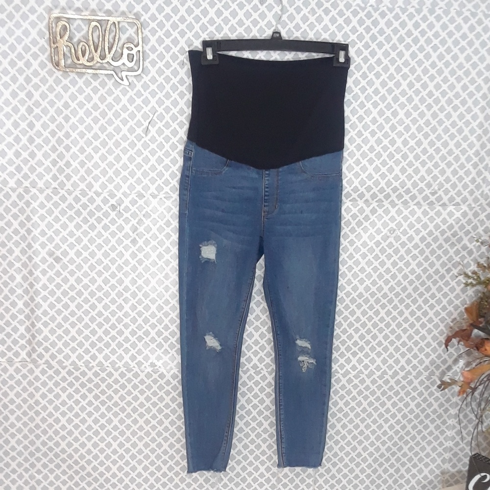 Just USA maternity distressed jeans size 28